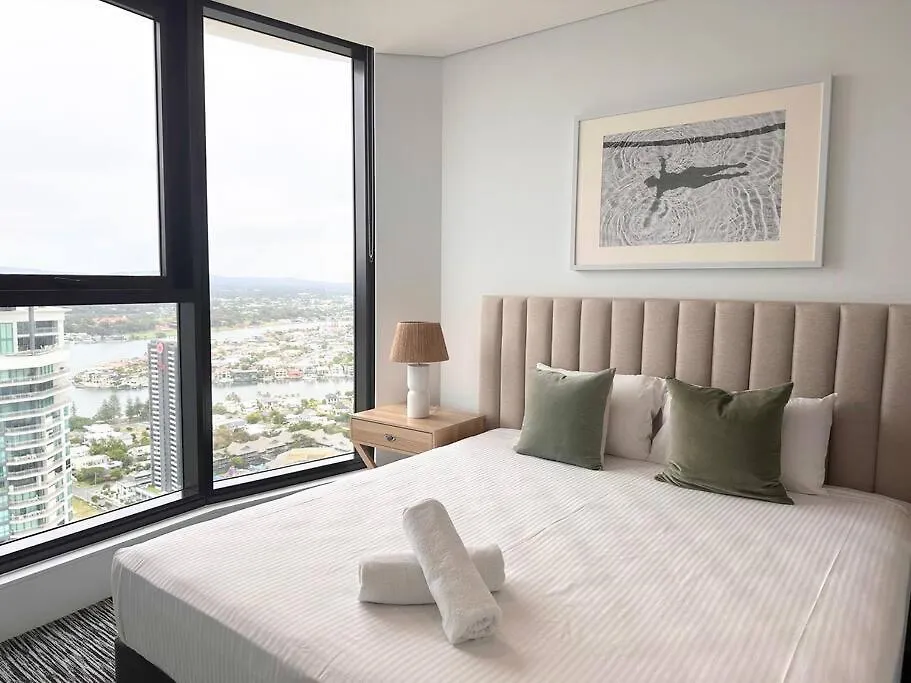 Apartment Lovely Beachfront 2b In The Heart Of Surfers Gold Coast