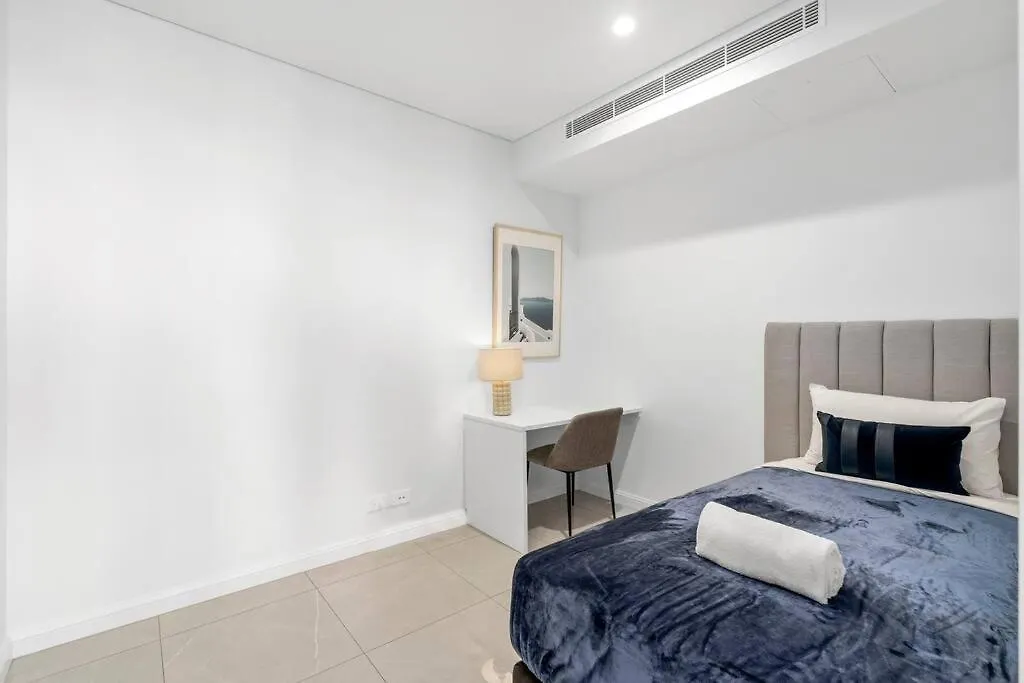 Ocean View 3bed In Surfers *