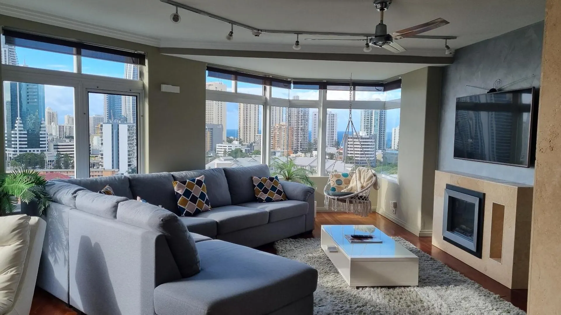 Superior Penthouse In Surfers Paradise On The Χρυσή Ακτή
