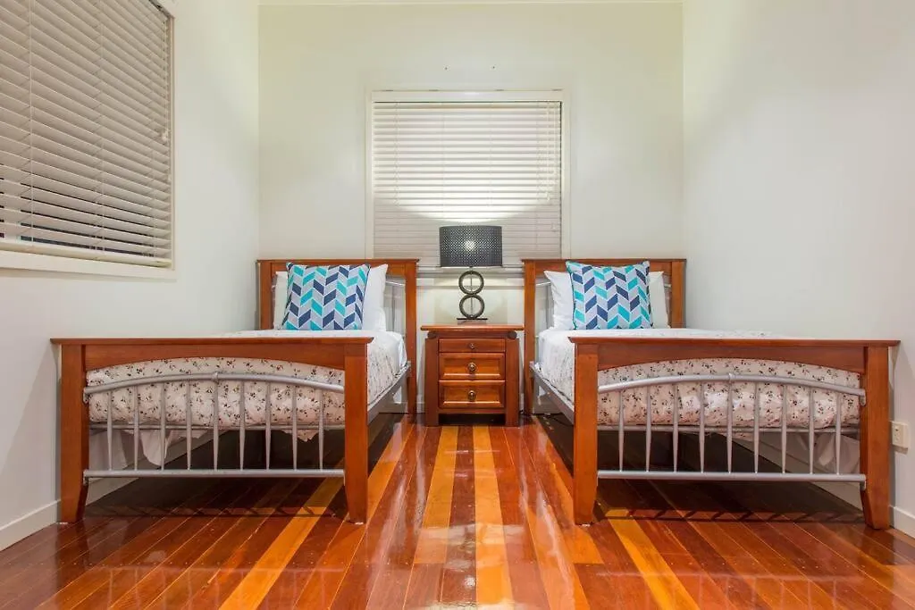 The Palm In Heart Of Surfers Paradise *