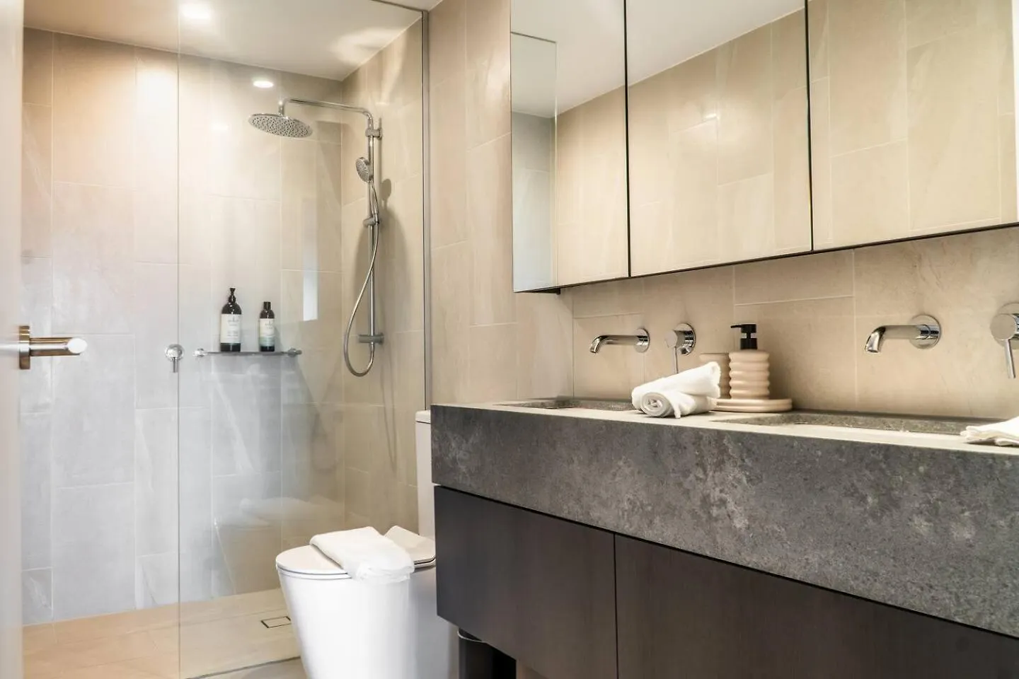 New! Coastal Elegance At Palm Daire *