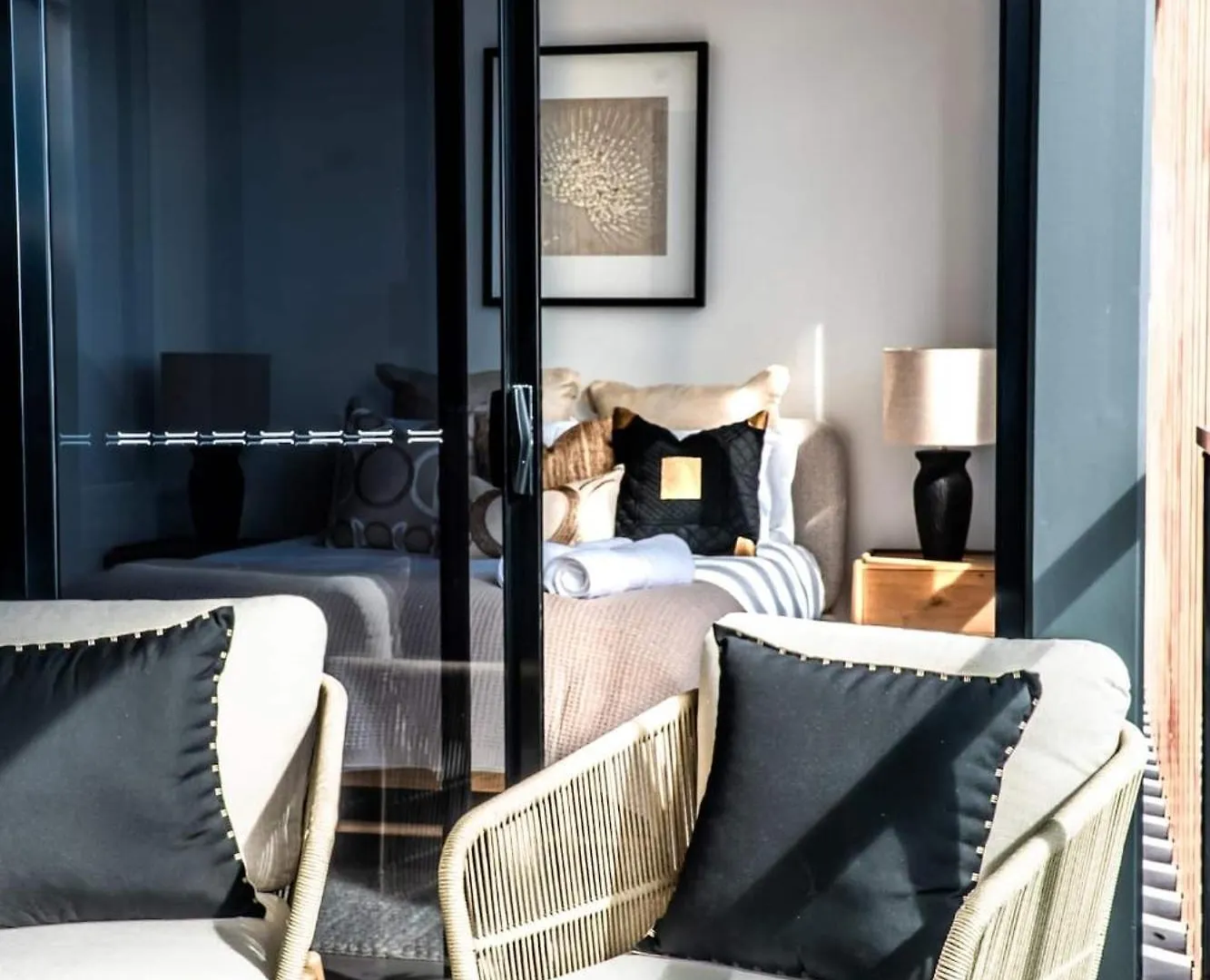 New! Coastal Elegance At Palm Daire *