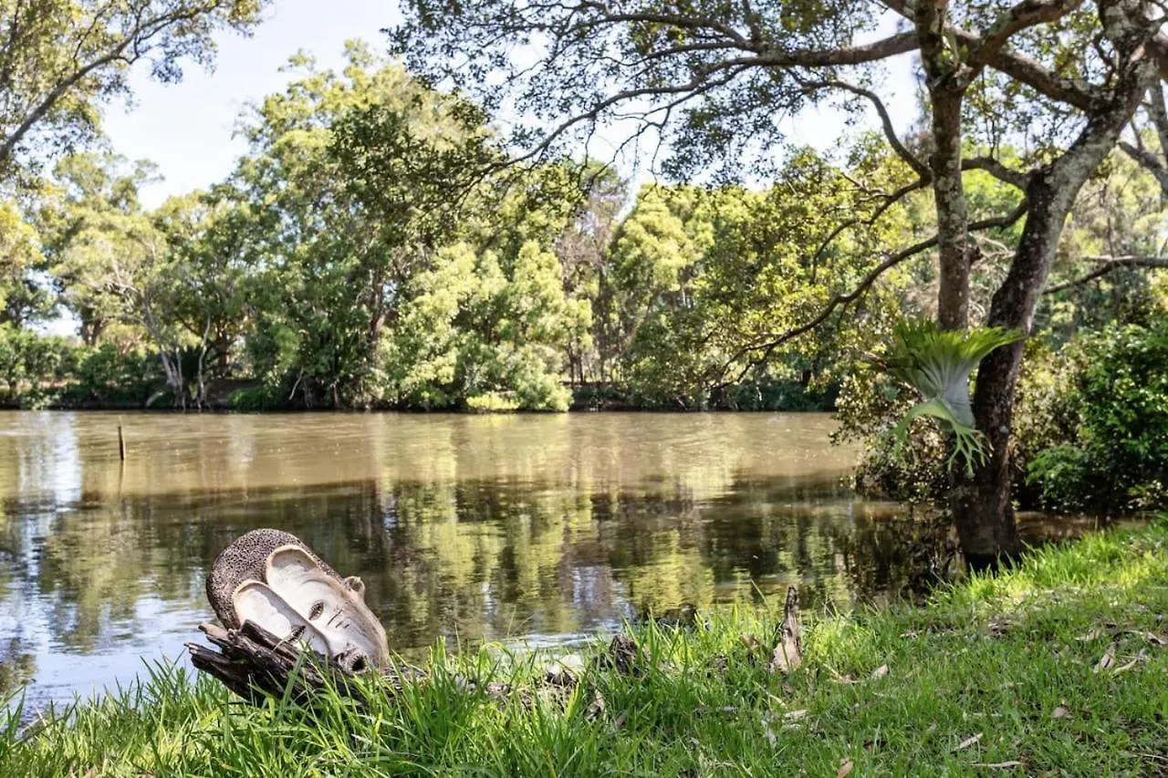 Riverfront Oasis In Elanora