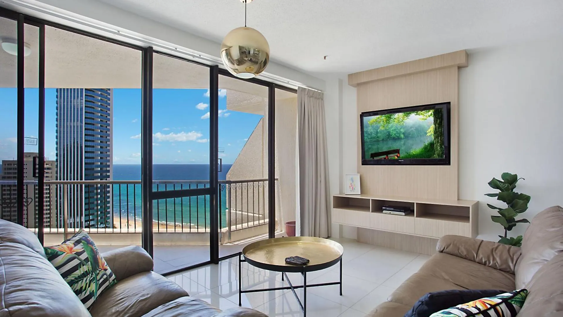 Paradise Centre Managed By Gchs Apartman