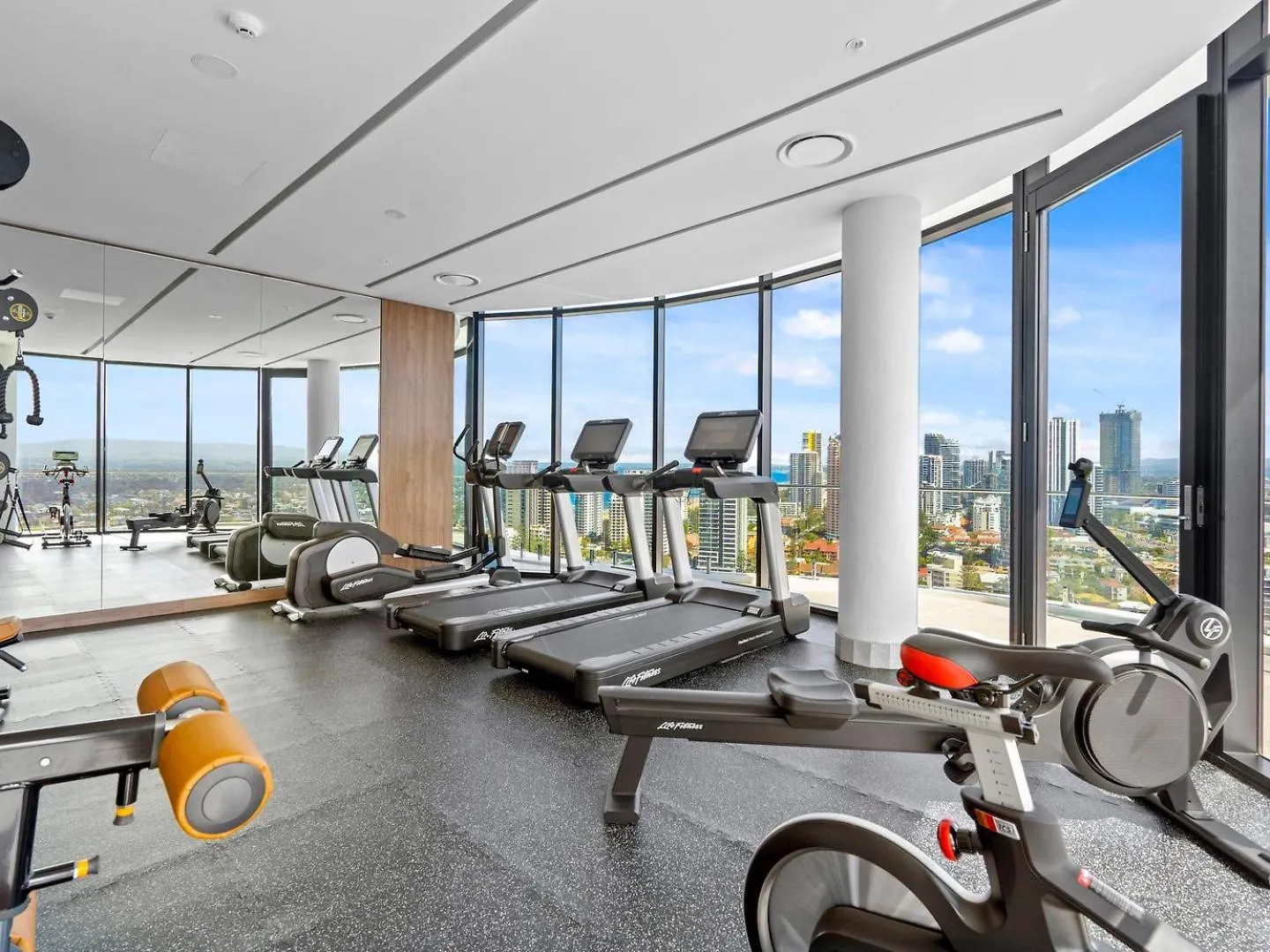 Modern 2-bedroom Private On Floor In Broadbeach 公寓 *