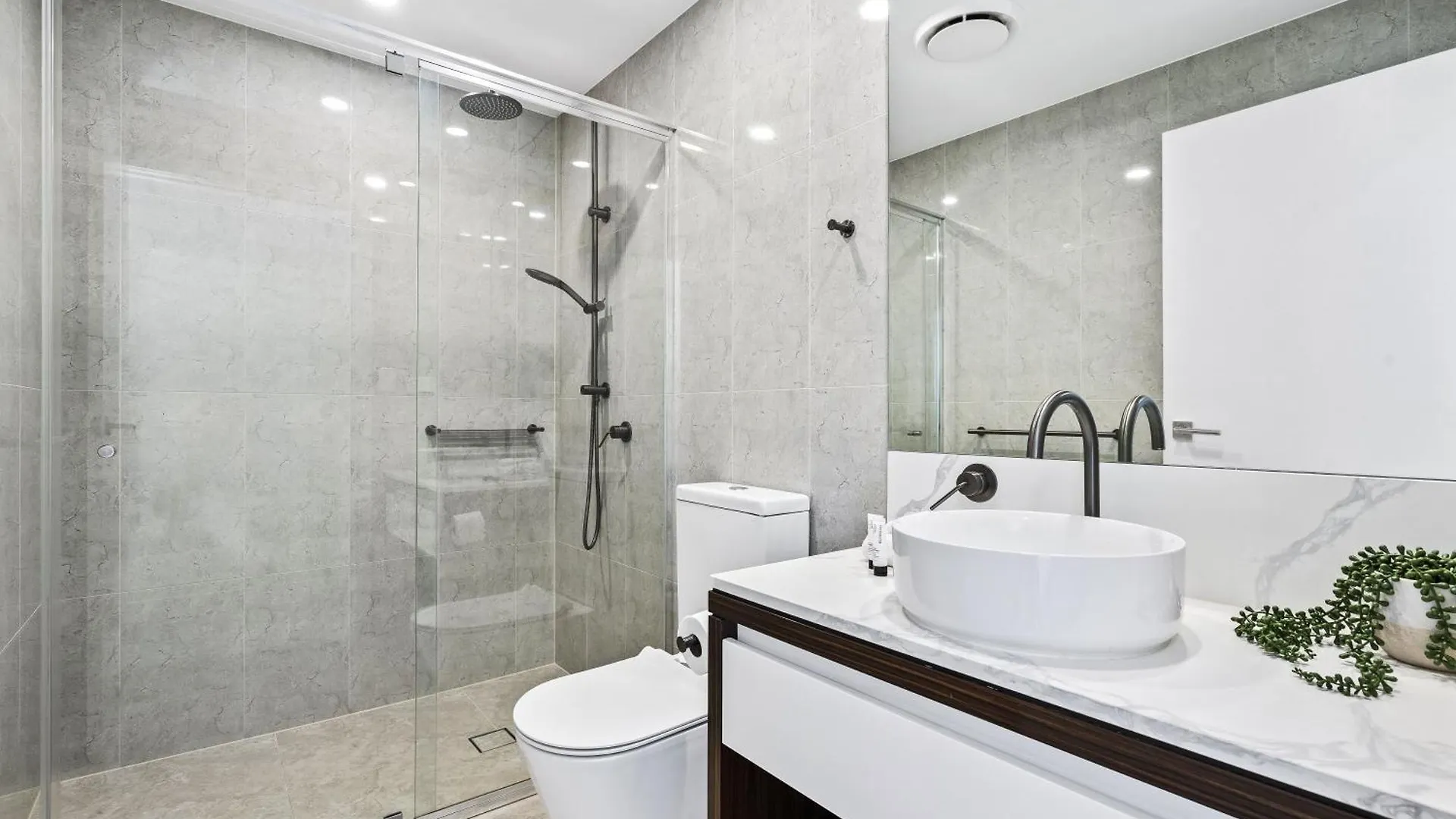Modern 2-bedroom Private On Floor In Broadbeach 公寓 黄金海岸