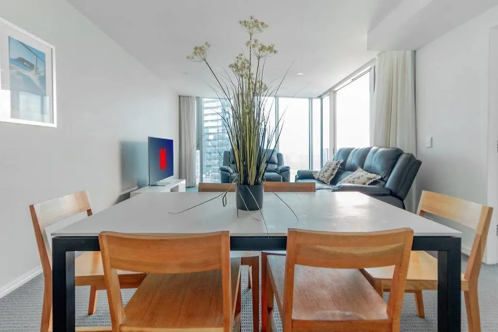 Panoramic Views At Orchid Avenue 아파트