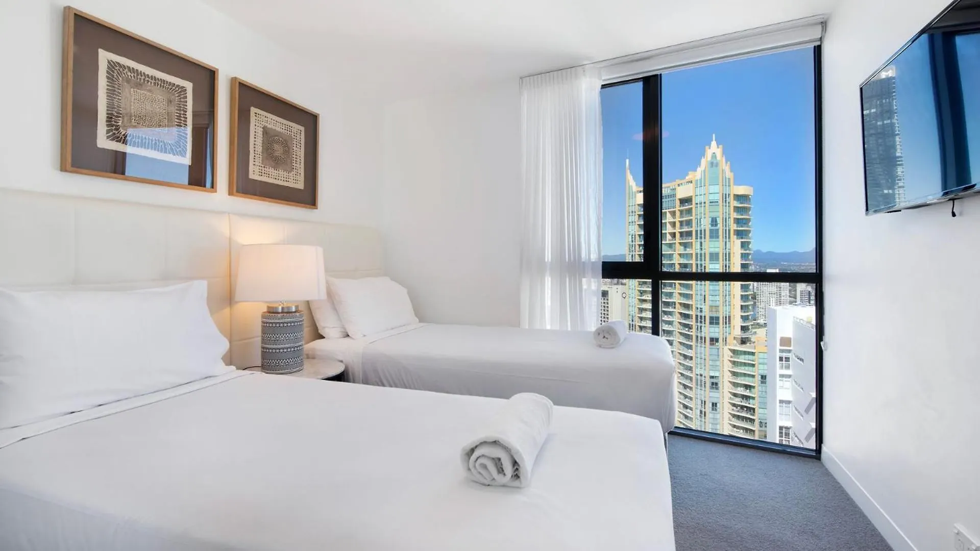 Rhapsody Stunning Ocean Views - Coasthm Apartment *