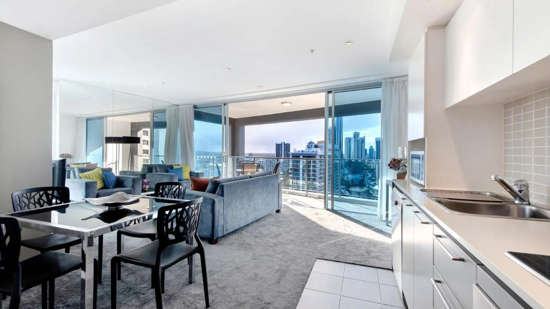 Artique 2 Bedroom Close To The - Coasthm *