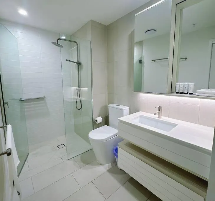 Апартаменты Broadbeach Luxury Seaview 2br *