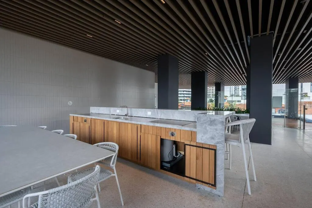Апартаменты Broadbeach Luxury Seaview 2br *
