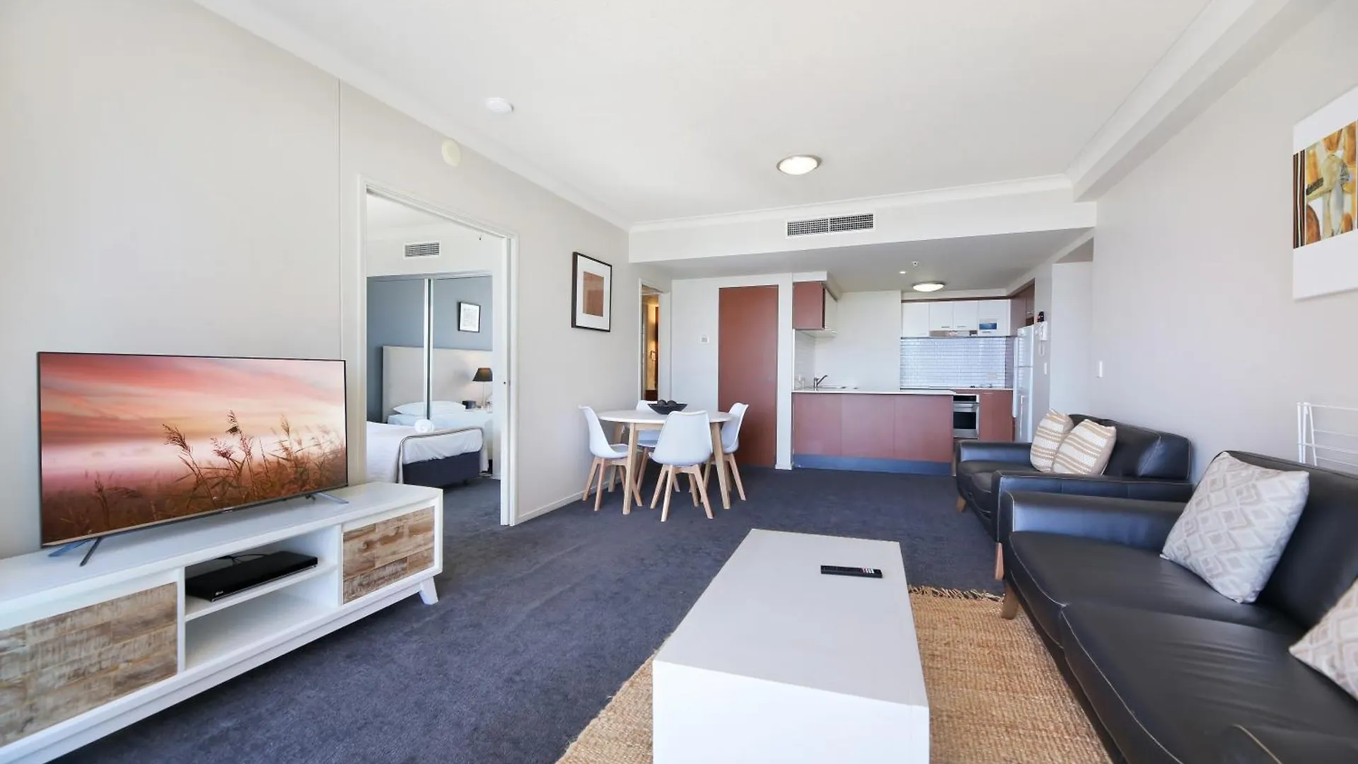 Apartamento Towers Of Chevron - Private *