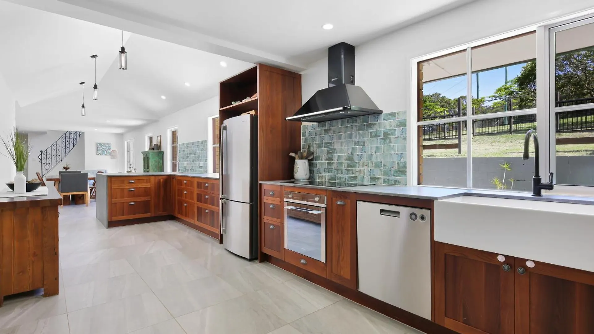 Spacious 4-bed Hinterland Luxury Escape With Pool Gold Coast