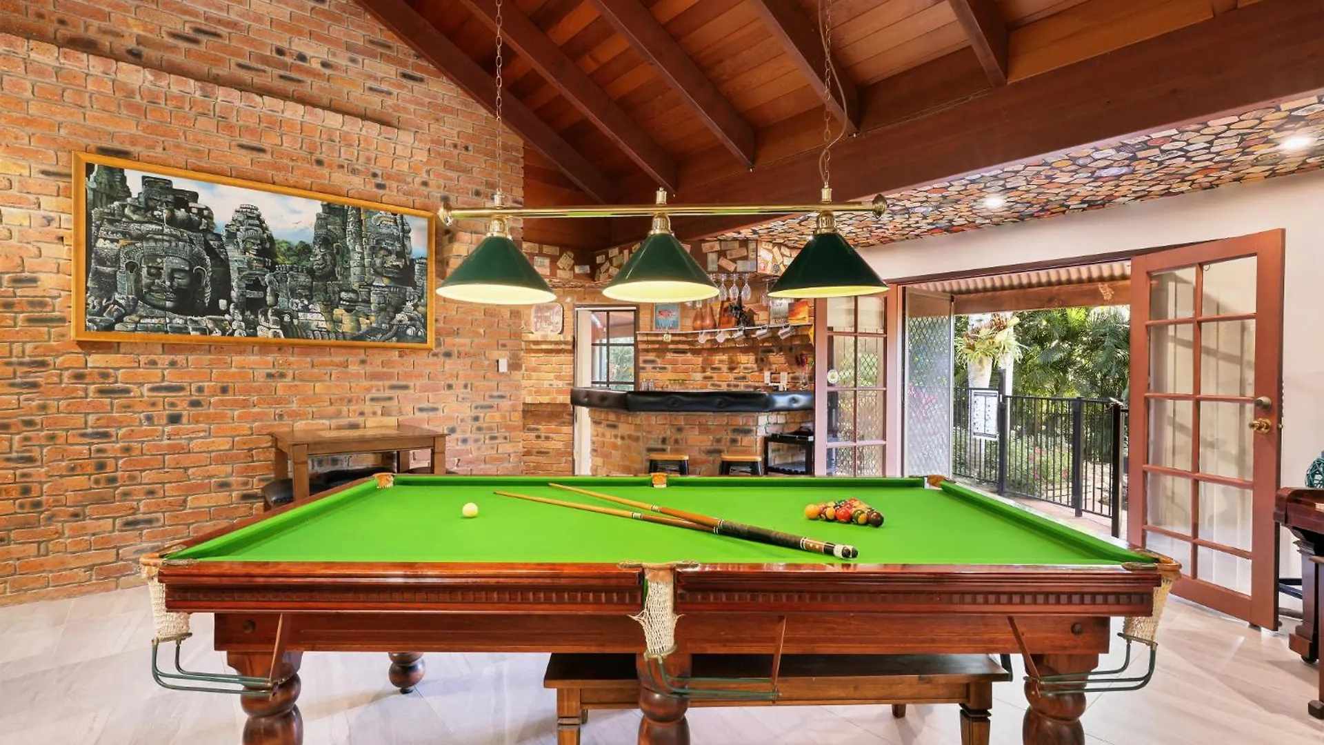 Spacious 4-bed Hinterland Luxury Escape With Pool