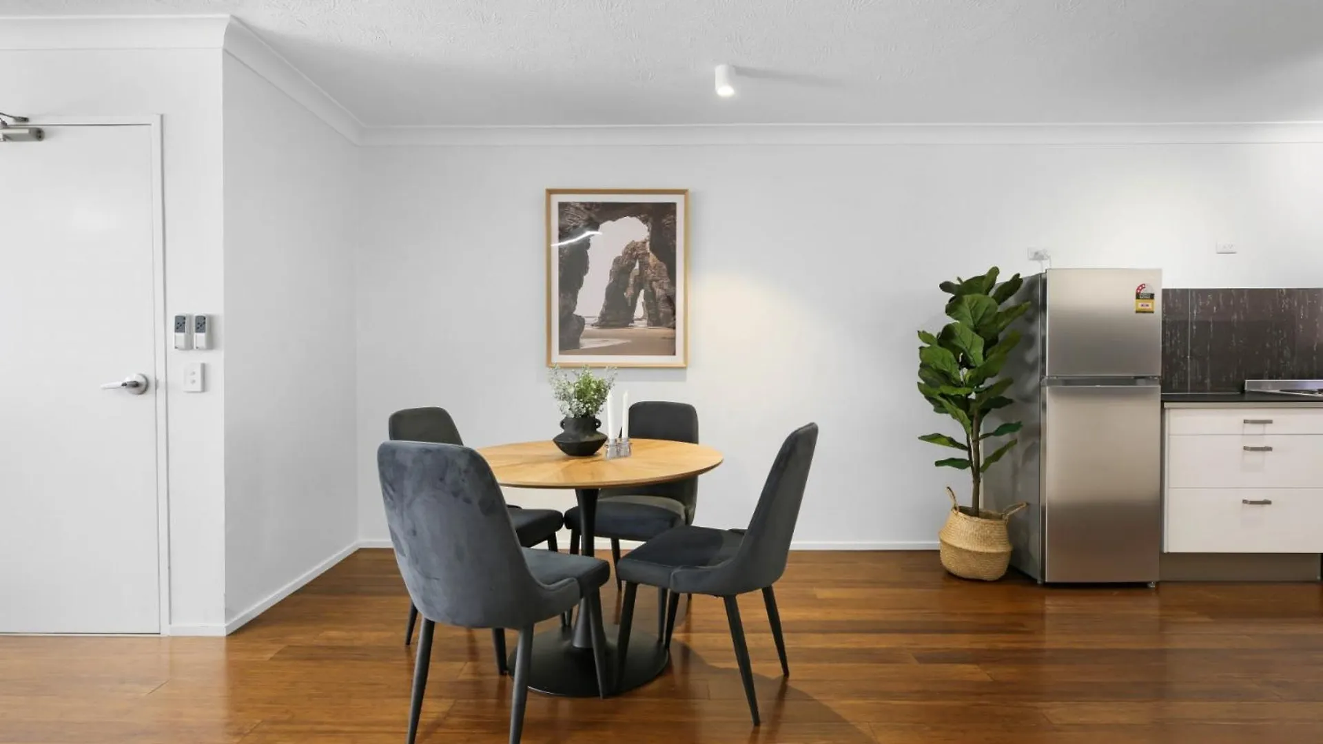 2-bed With Alfresco Dining, 200m To The