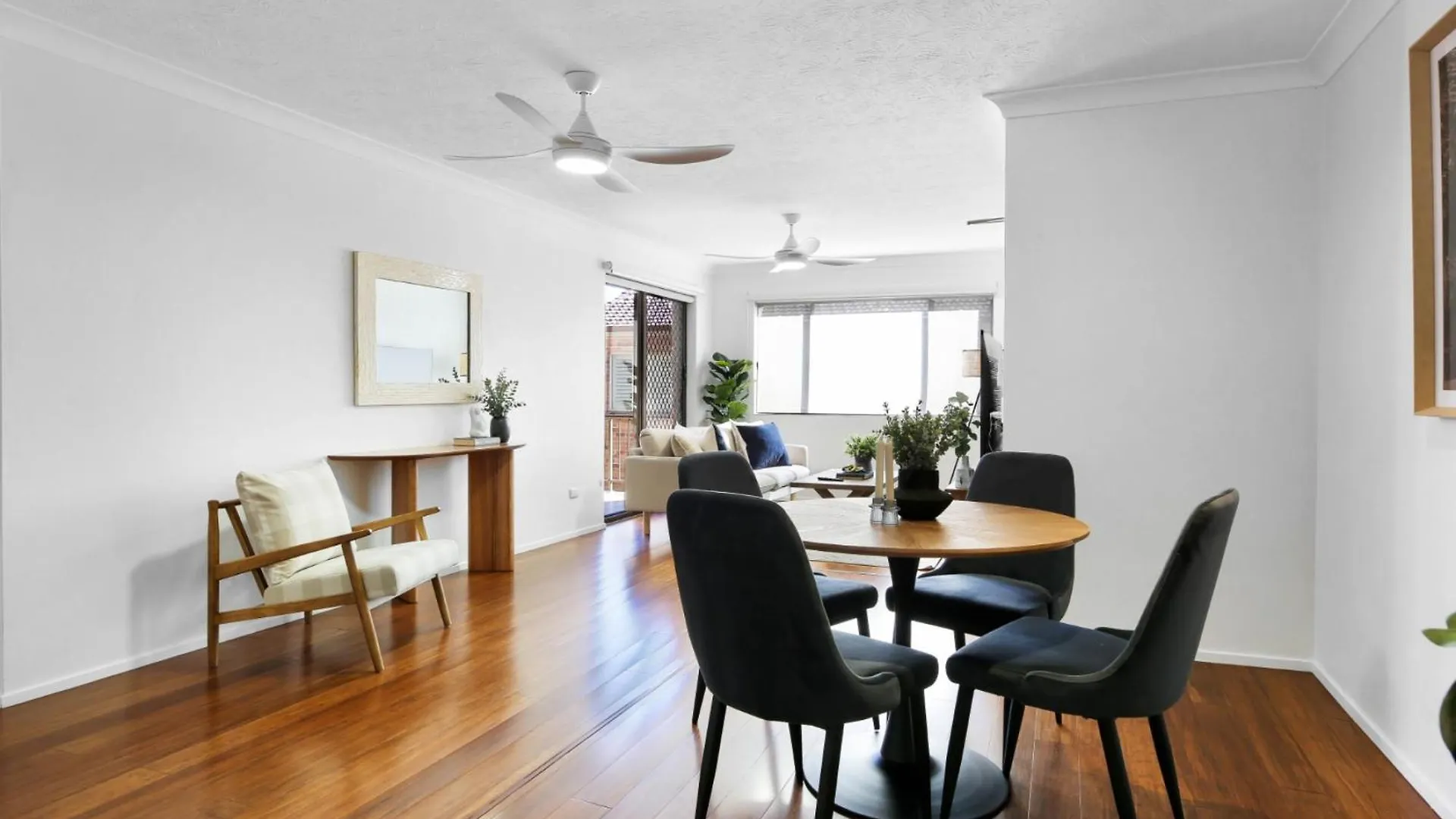 2-bed With Alfresco Dining, 200m To The