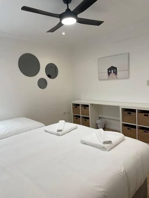 Apartman Miami's Family Getaway Sleeps 10, Pool, Patio, Walk To North Burleigh & Shops