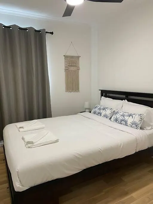 Apartman Miami's Family Getaway Sleeps 10, Pool, Patio, Walk To North Burleigh & Shops