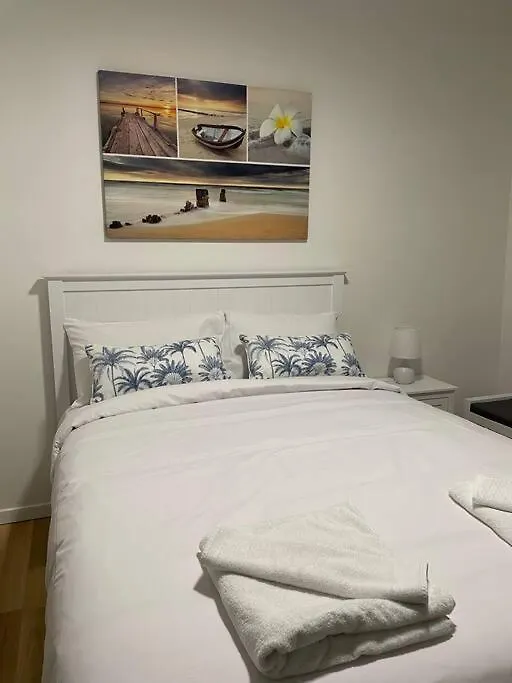 Miami's Family Getaway Sleeps 10, Pool, Patio, Walk To North Burleigh & Shops * Gold Coast
