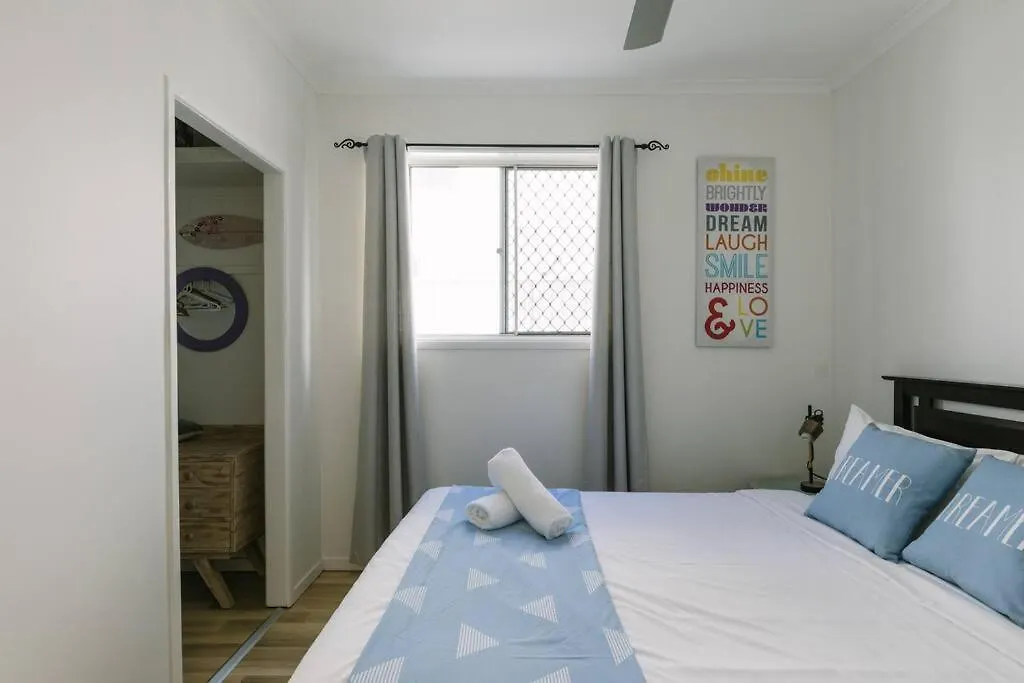 Miami's Family Getaway Sleeps 10, Pool, Patio, Walk To North Burleigh & Shops Apartman Gold Coast