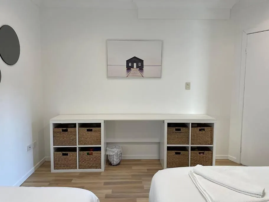 Miami's Family Getaway Sleeps 10, Pool, Patio, Walk To North Burleigh & Shops Gold Coast
