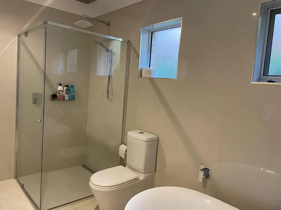 Miami's Family Getaway Sleeps 10, Pool, Patio, Walk To North Burleigh & Shops * Gold Coast