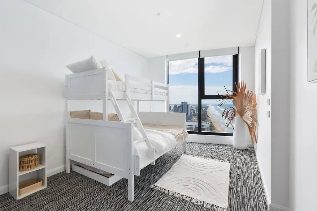 Front Sky - Floor 35