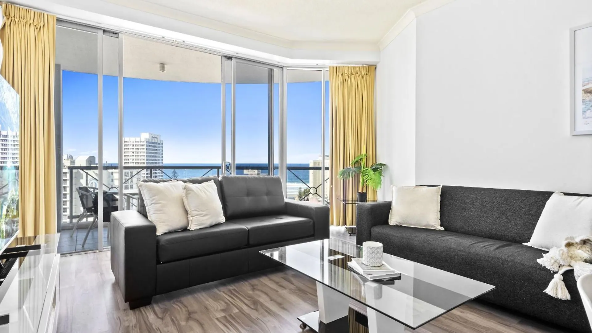 Chevron Renaissance - 3 Bedroom - Q * Gold Coast
