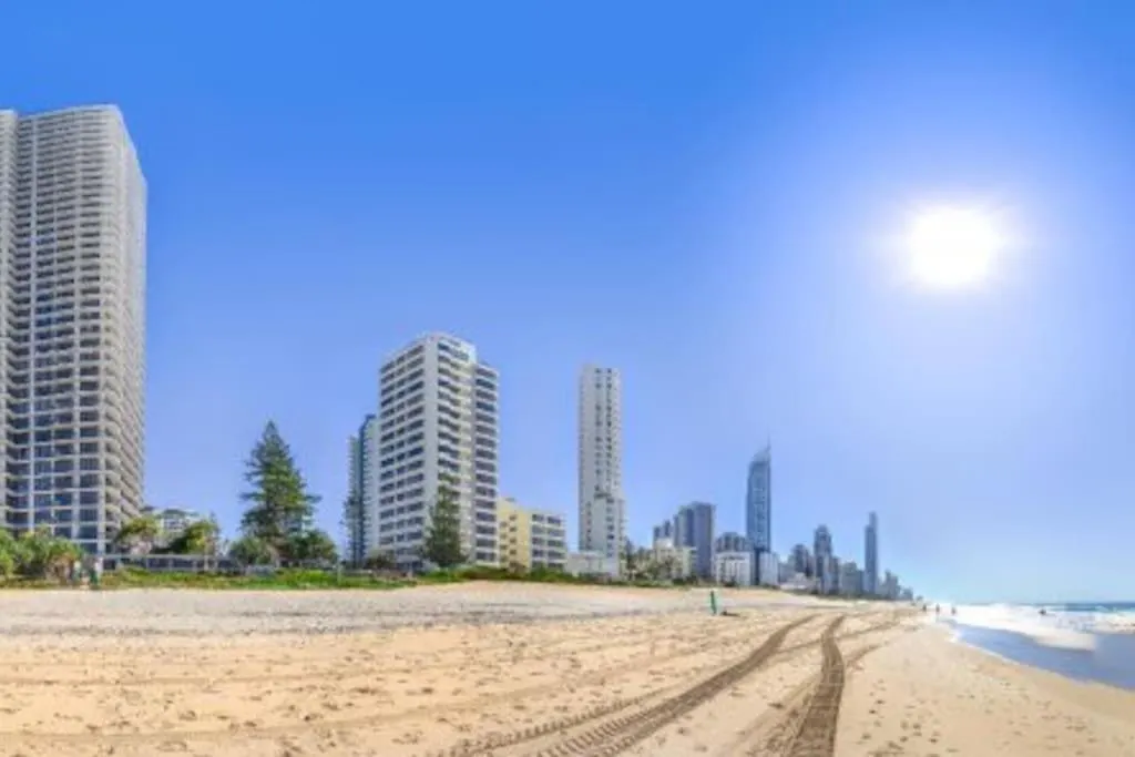2br Beachfront Family Friendly Surfers * Gold Coast