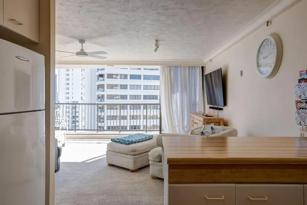 Apartment 2br Beachfront Family Friendly Surfers *