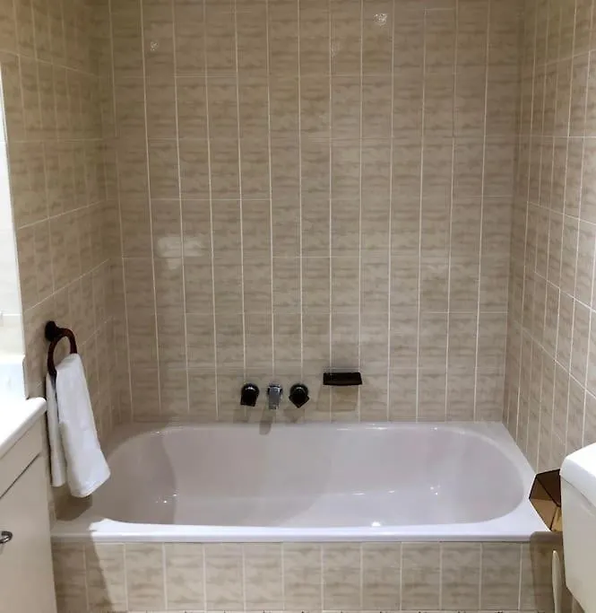 Apartment 2br Beachfront Family Friendly Surfers Gold Coast