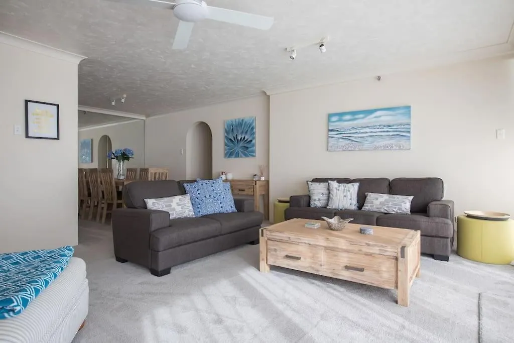2br Beachfront Family Friendly Surfers *