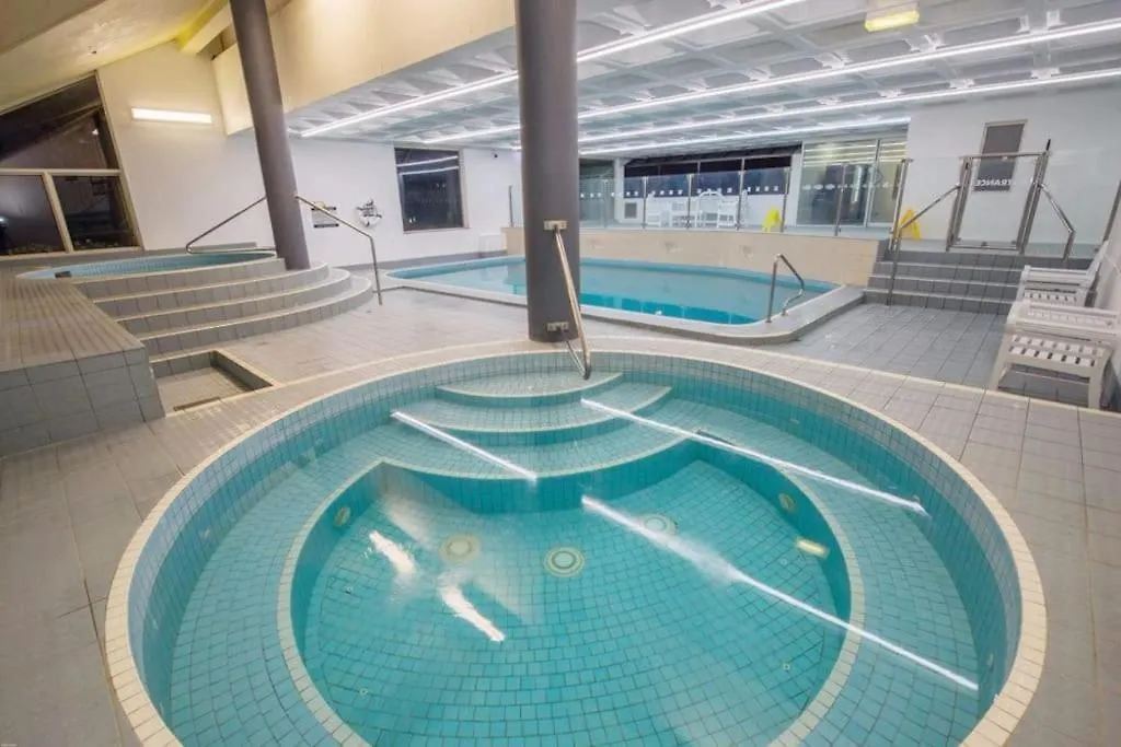 Apartment 2br Beachfront Family Friendly Surfers Gold Coast