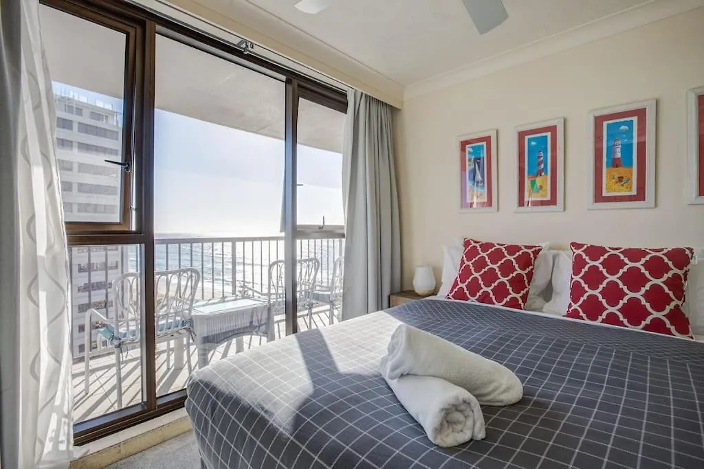 2br Beachfront Family Friendly Surfers Apartment *