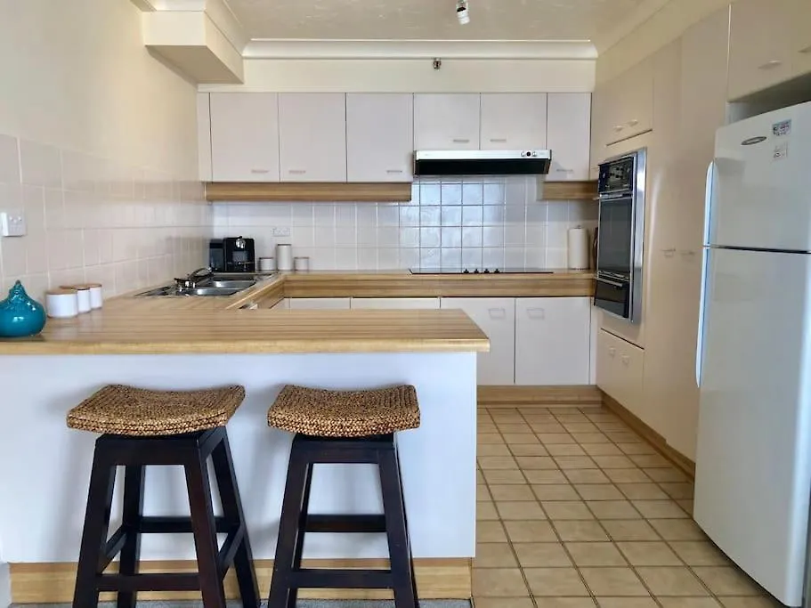 Apartment 2br Beachfront Family Friendly Surfers