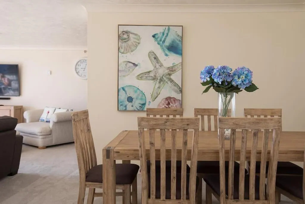 2br Beachfront Family Friendly Surfers * Gold Coast