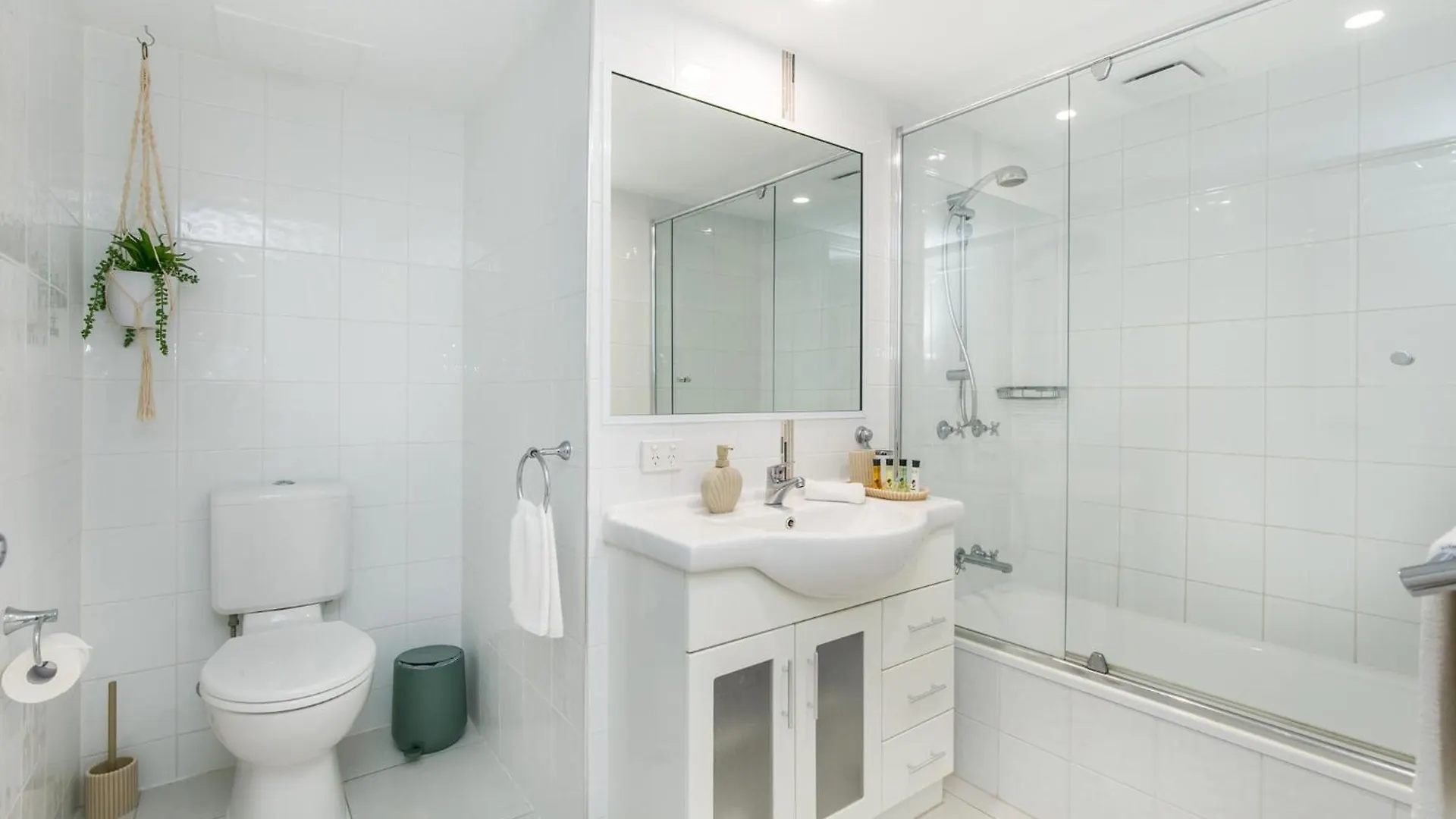 Apartment Bliss On Burleigh *