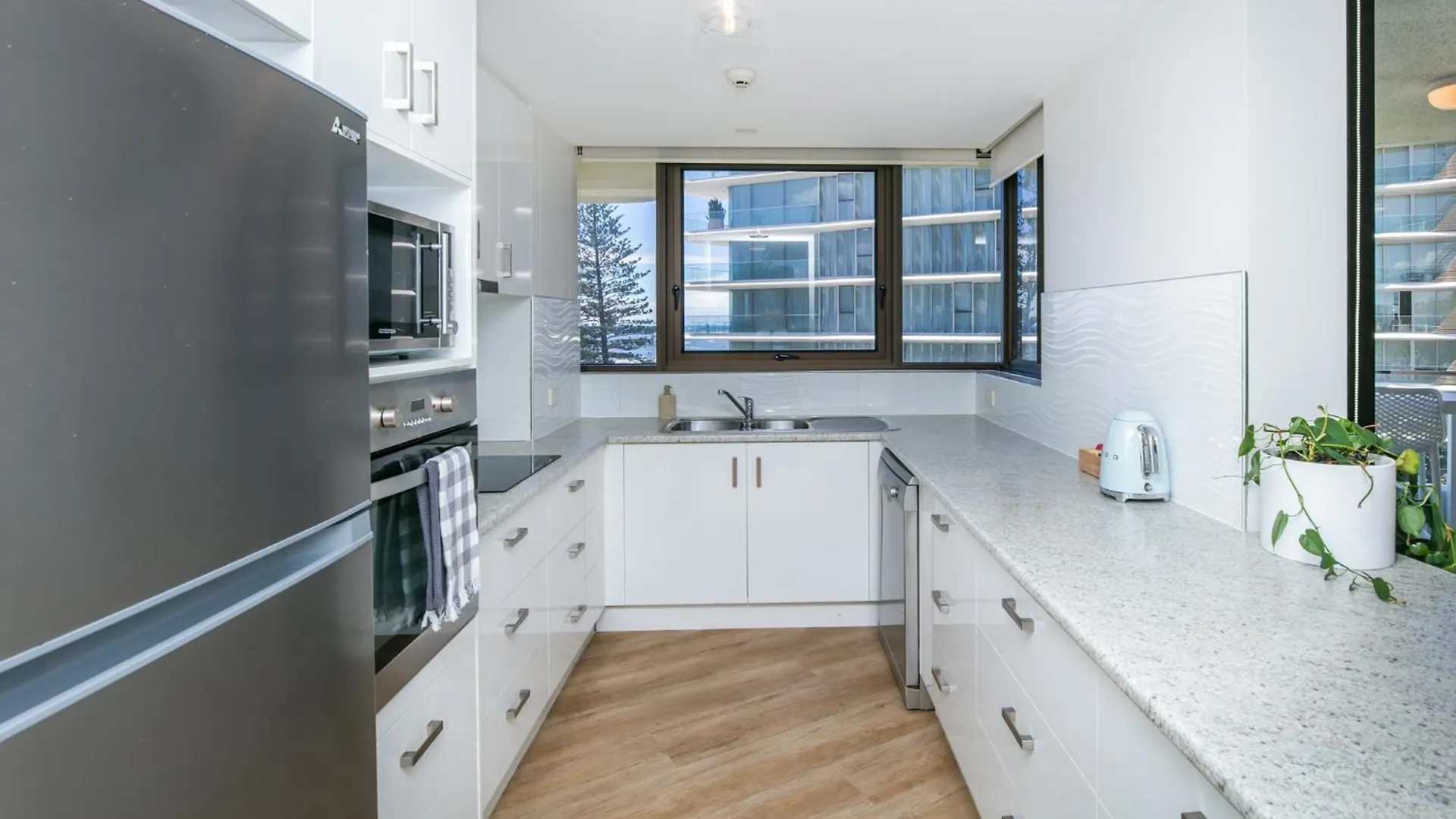 Apartment Bliss On Burleigh
