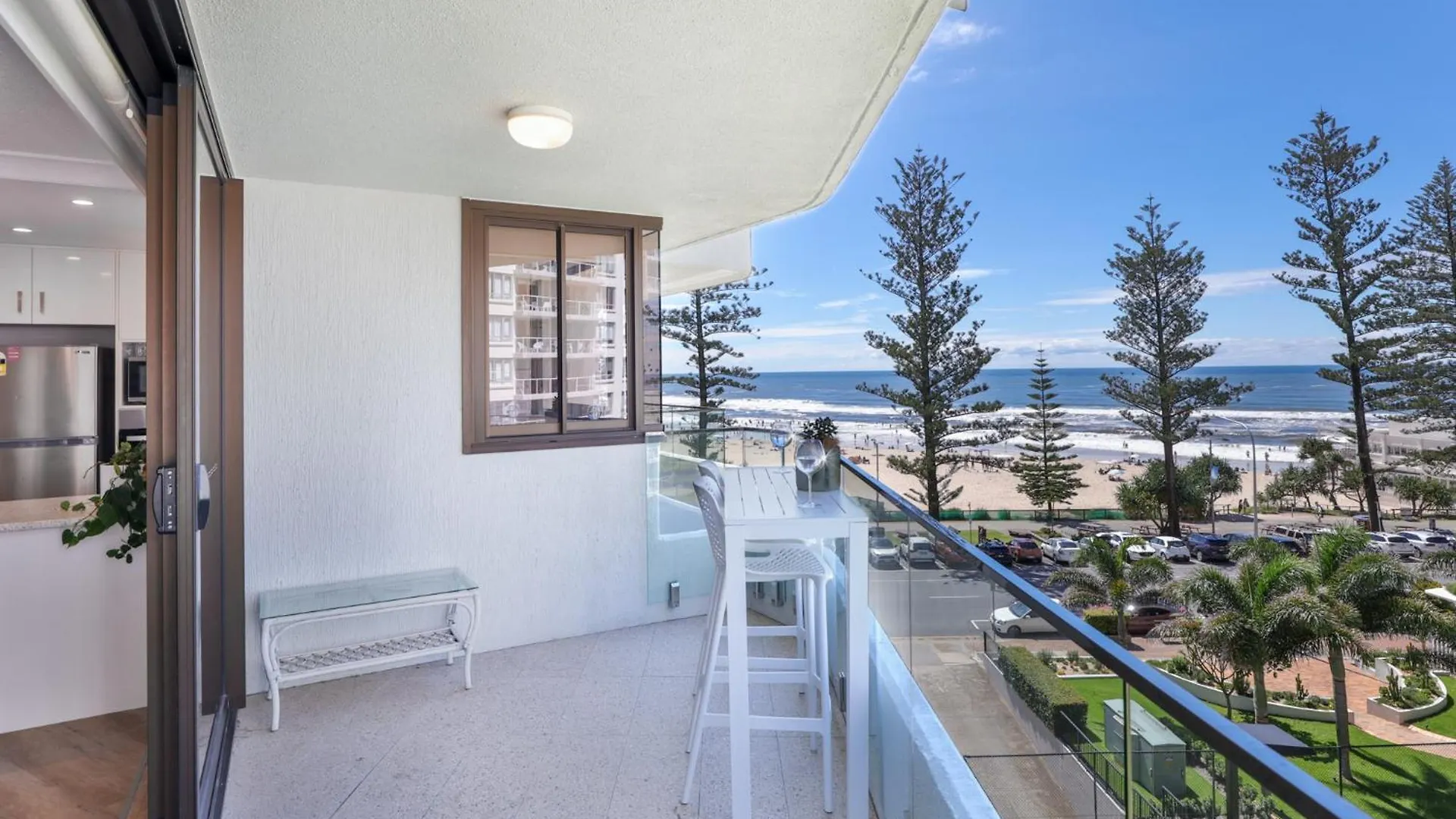 Apartment Bliss On Burleigh