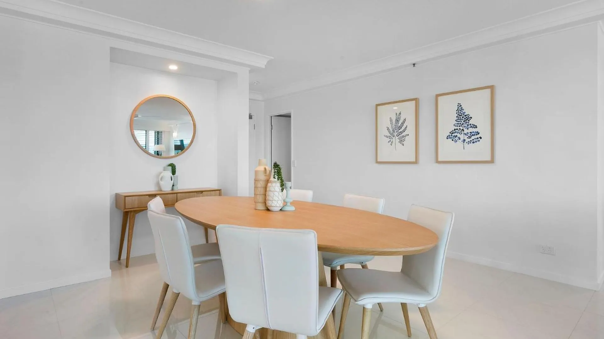 Crown Towers Deluxe 3 Bedroom - Coasthm