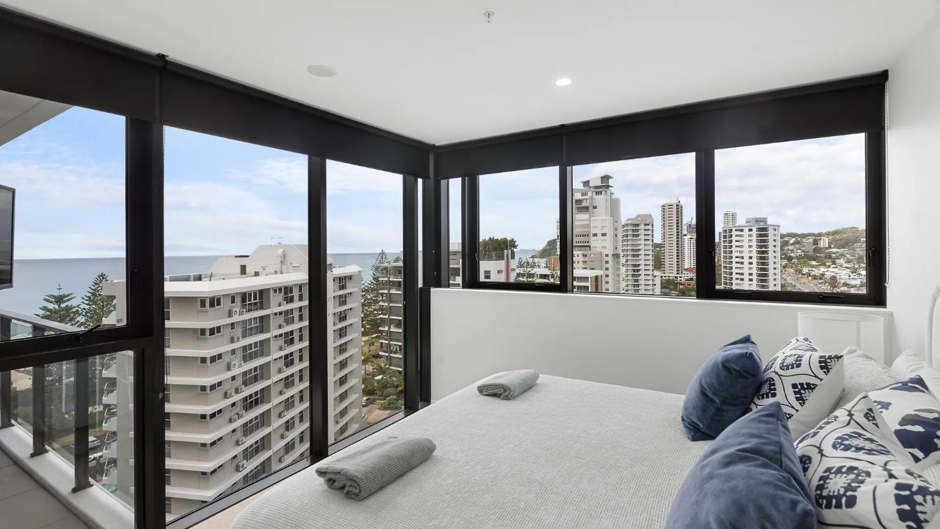 Immaculate Burleigh At Sandbar Burleigh Heads Apartment