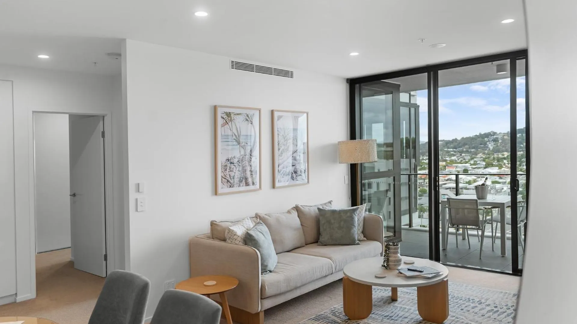 Immaculate Burleigh At Sandbar Burleigh Heads
