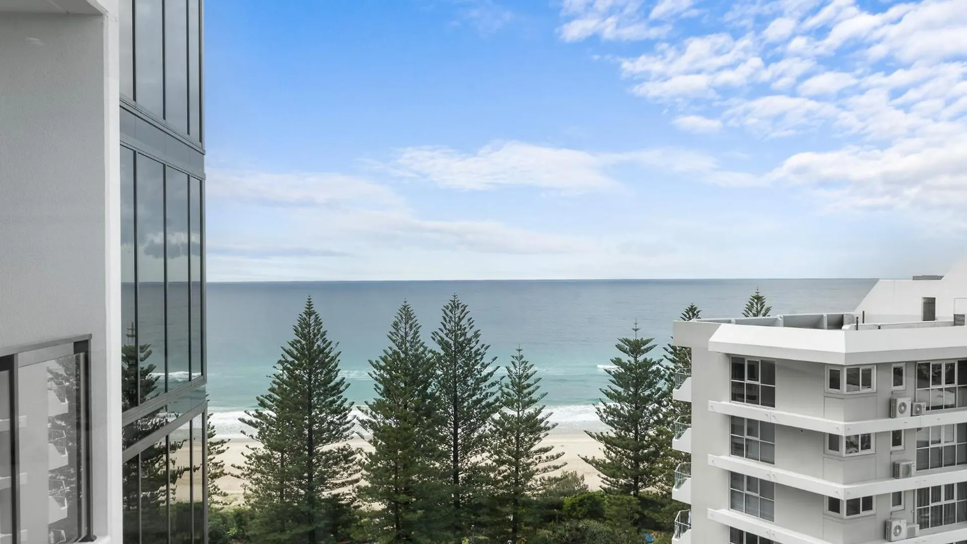 Apartment Immaculate Burleigh At Sandbar Burleigh Heads *