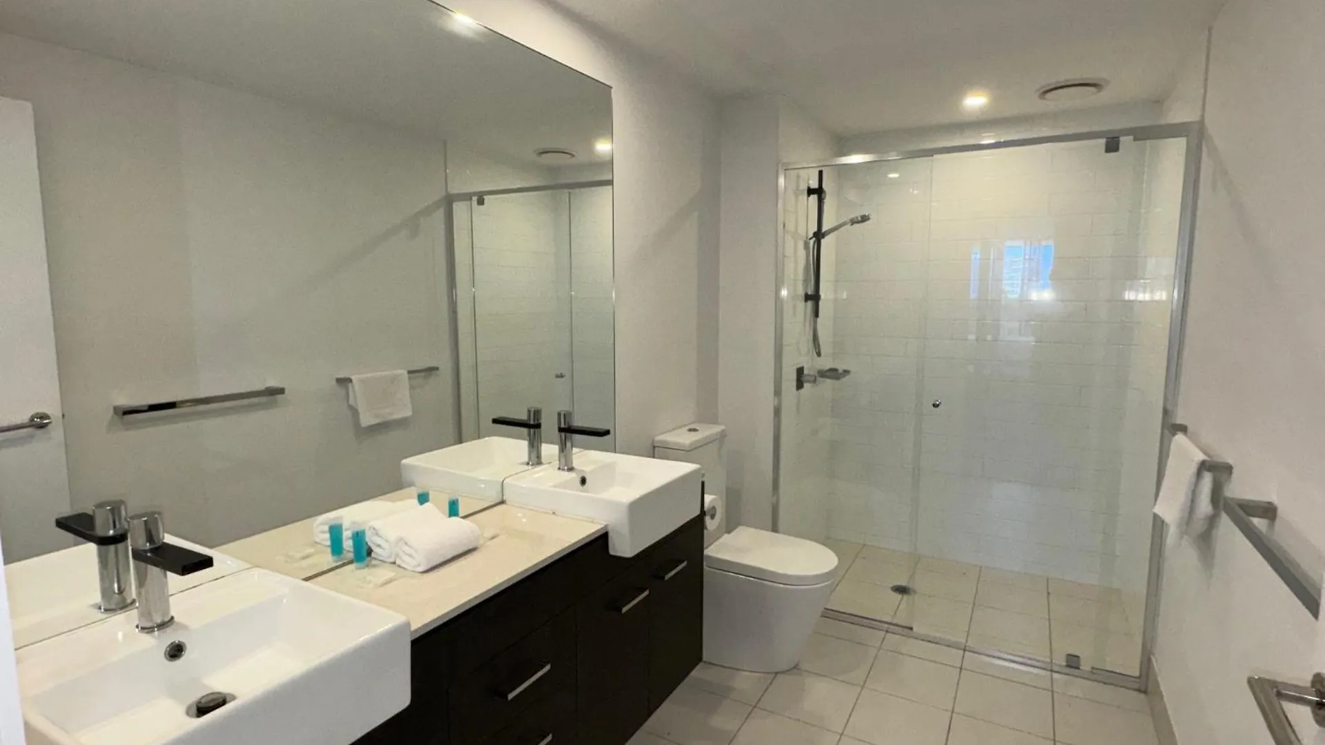 Harbour Quays 4*
