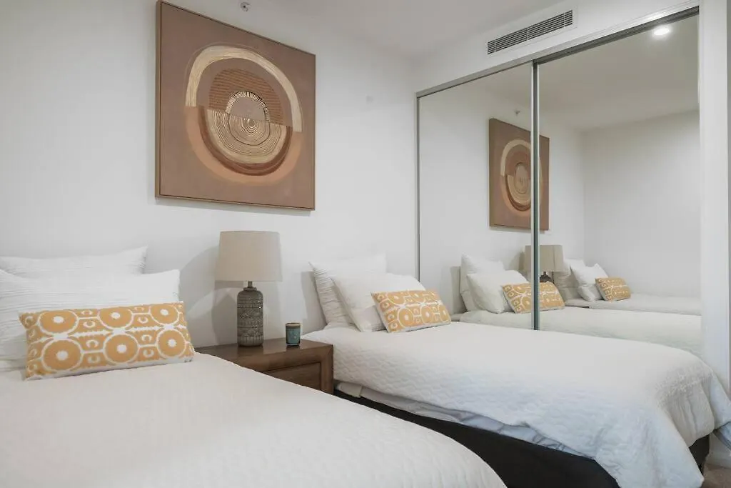 Lux Lakeside - Gold Coast