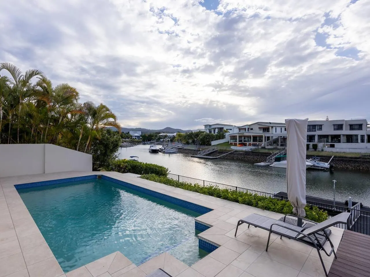 Waterfront Lifestyle Holiday5b House Nearthemepark Vakantiehuis