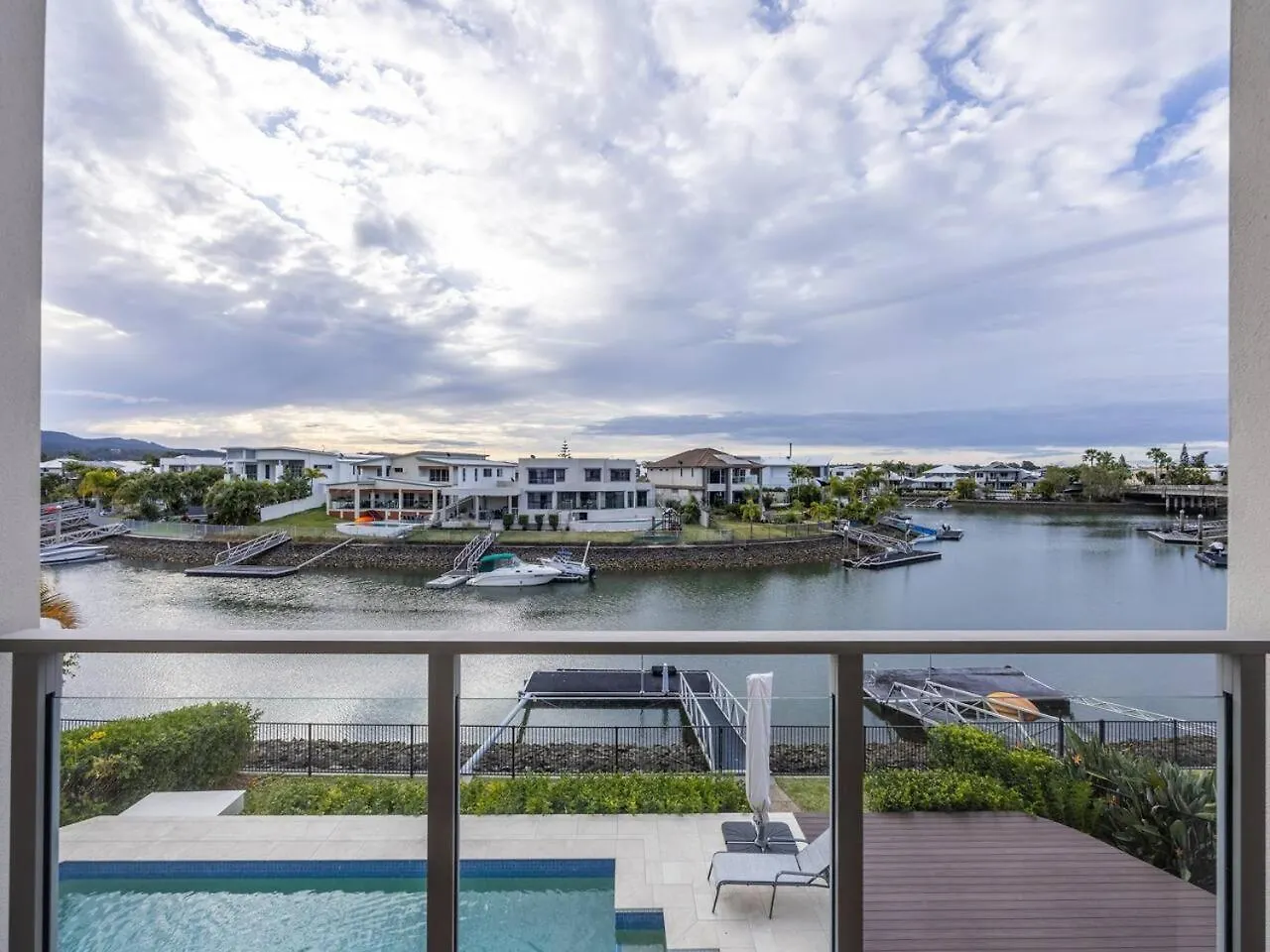 Waterfront Lifestyle Holiday5b House Nearthemepark Vakantiehuis