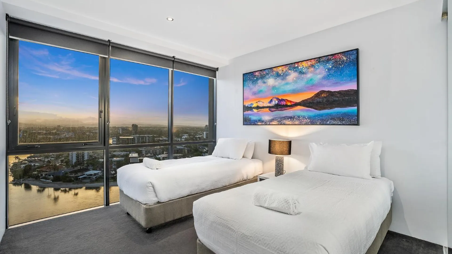 Surfers Paradise Retreat Stunning Views 2-br Haven Gold Coast