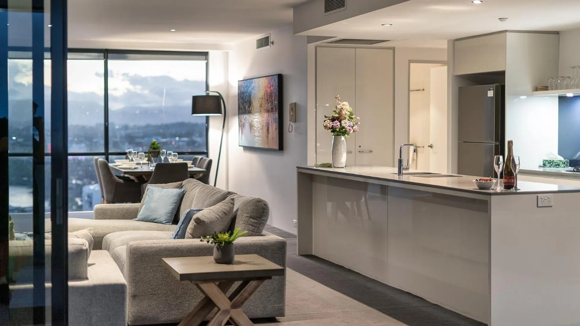 Surfers Paradise Retreat Stunning Views 2-br Haven * Gold Coast