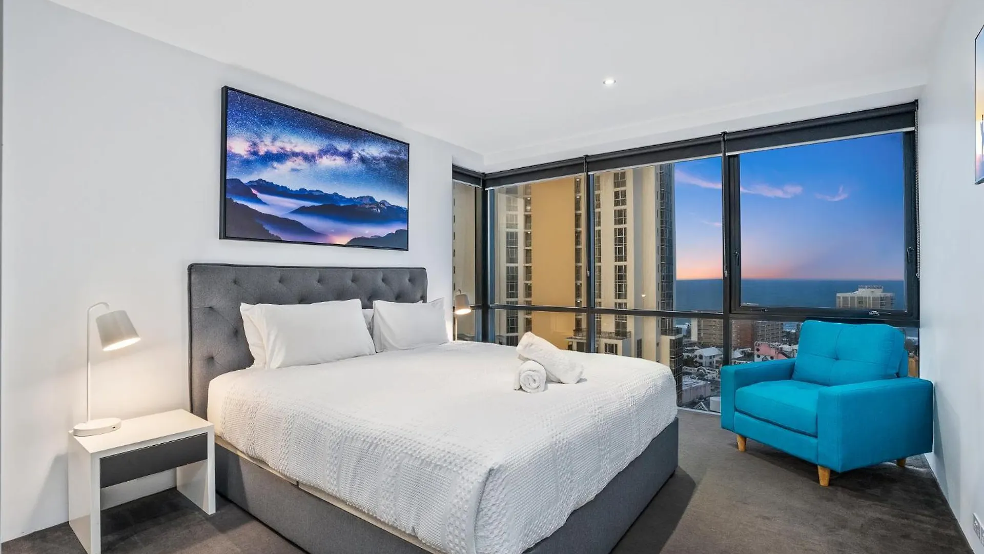 Surfers Paradise Retreat Stunning Views 2-br Haven Apartment Gold Coast